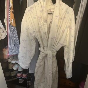 Djerf Avenue Bubble Bliss Robe-m-L